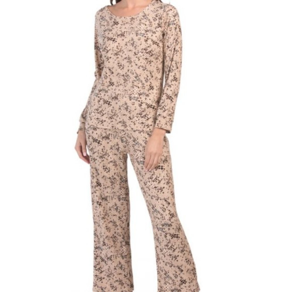 Flora By Flora Nikrooz Animal Print Long Sleeve Crop Pajama Set NWT